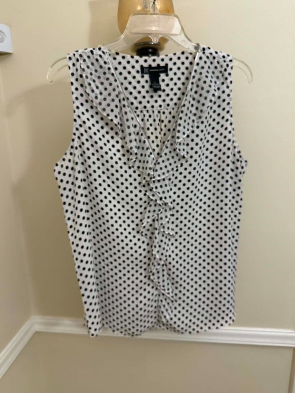 INC INTERNATIONAL CONCEPTS BLACK & WHITE POLKA DOT TOP LARGE